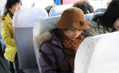 大炕上被窝里交换